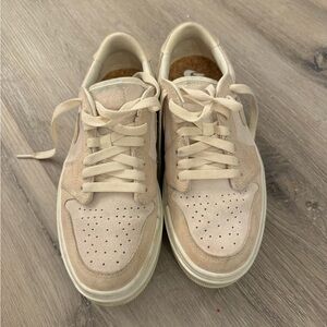 Air Jordan 1 elevate